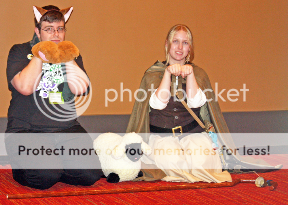 connecticon 2011 cosplay Shepherd Nora from Spice and Wolf and her sheep dog