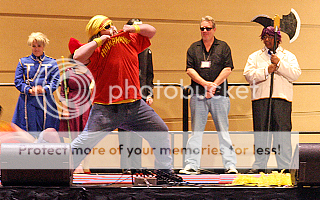 connecticon 2011 hulk hogan a little Hulkmania at cosplay chess